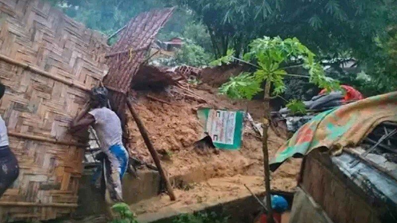 বান্দরবান ও কক্সবাজারে পাহাড় ধসে একই পরিবারের তিনজনসহ ৭ জনের মৃত্যু