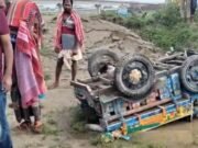 সিরাজগঞ্জের বাস চাপায় মা-ছেলে নিহত, আহত ৩