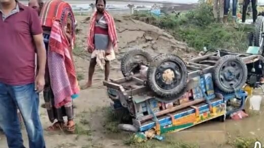 সিরাজগঞ্জের বাস চাপায় মা-ছেলে নিহত, আহত ৩