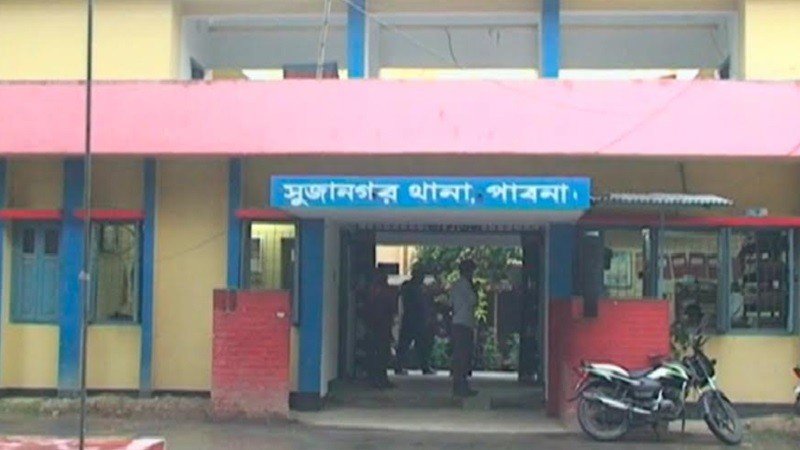 মাইকে ঘোষণা দিয়ে পুলিশের ওপর হামলা, ওসিসহ আহত ২
