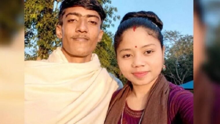 বউ নিয়ে বাজি: আর্জেন্টিনার জয়ে ঘুমন্ত দুই সন্তানকে রেখে চলে গেলেন কবিতা