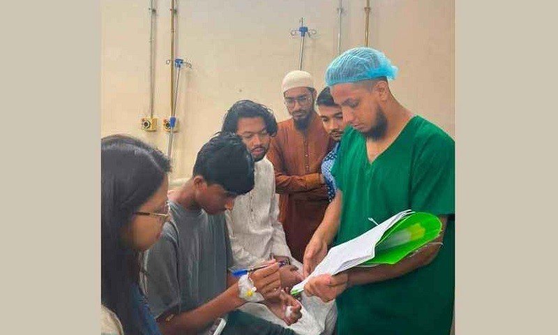 আসেনি বাবা-মা, নিজের বন্ডে নিজেই সই করলেন আলিফ