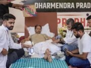 শিক্ষামন্ত্রীর পদত্যাগ দাবিতে সোনম ওয়াংচুকের অনশন ১৮ দিনে, শারীরিক অবস্থা দুর্বল