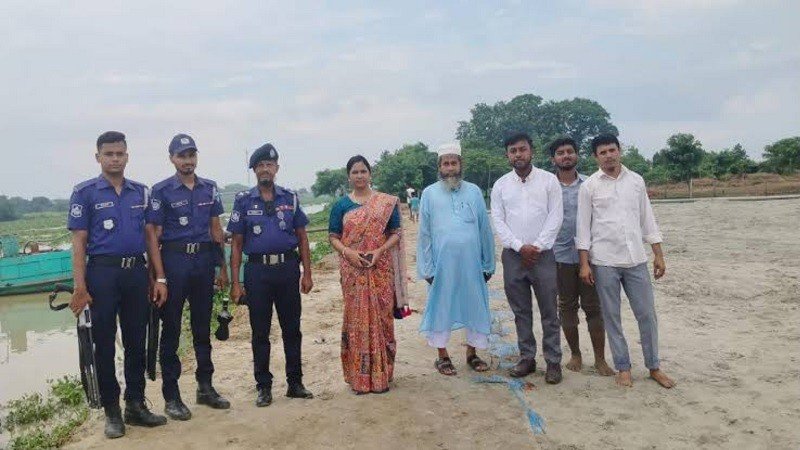 তিতাসের তীরে বালু ভরাটের দায়ে এনসিপি নেতাকে ২ লাখ টাকা জরিমানা