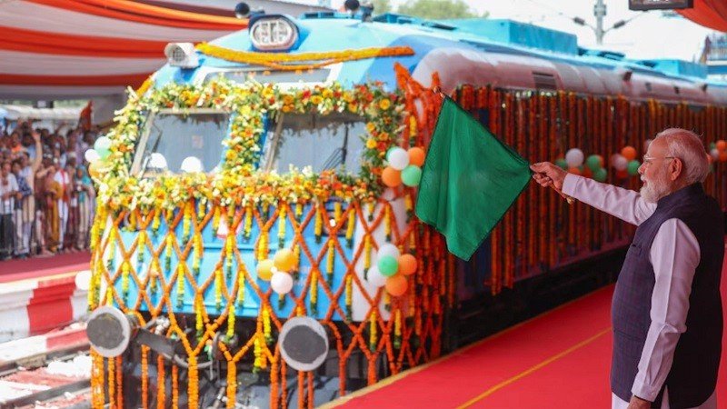 ভারতে যাত্রা শুরু প্রথম হাইড্রোজেনচালিত ট্রেনের, উদ্বোধন করলেন মোদি
