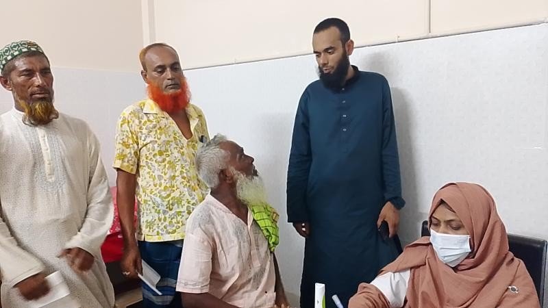 ফুলবাড়িয়ায় বিনামূল্যে চক্ষু শিবির