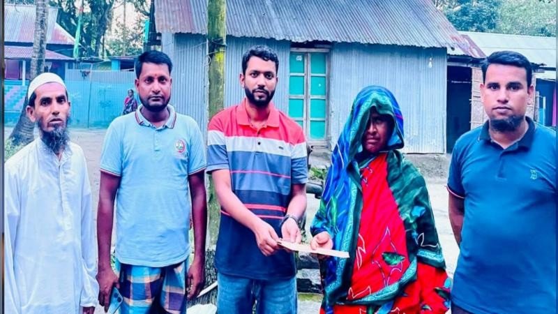 অসহায় পরিবারের পাশে ‘স্টুডেন্ট ওয়েলফেয়ার অ্যাসোসিয়েশন রামগোপালপুর’