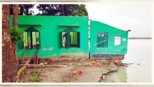 আজ জমি, কাল বাড়ি; পান্ডব নদীর নির্মম আগ্রাসন আজ জমি, কাল বাড়ি; পান্ডব নদীর নির্মম আগ্রাসন