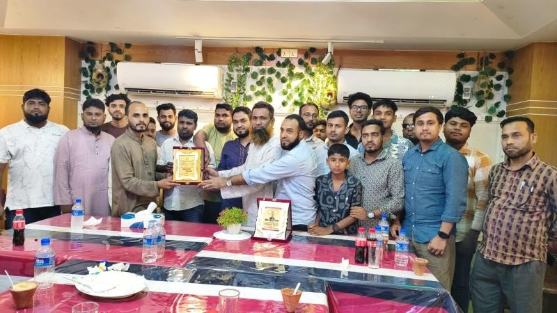 মাদক কারবারিকে ধরিয়ে দিলে পুরস্কার ২০ হাজার টাকা, খেলার মাঠ করে দেওয়ারও ঘোষণা