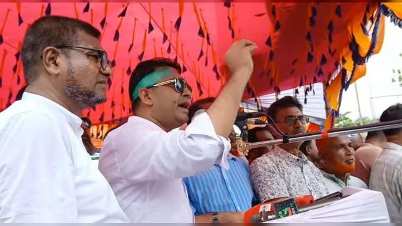 সরকারের বিরুদ্ধে ষড়যন্ত্র মেনে নেওয়া হবে না: ড. মনিরুজ্জামান