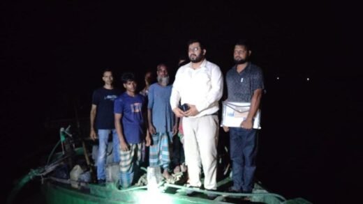 খোলপেটুয়া নদী থেকে অবৈধ বালু উত্তোলন, জরিমানা ৫০ হাজার টাকা