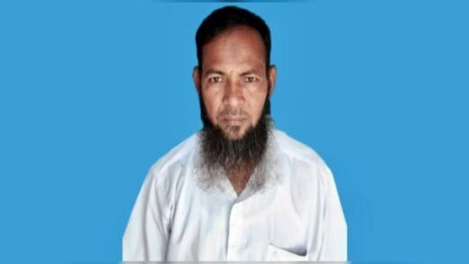 নাটোরে ৫৪ বছর বয়সে এসএসসি পাস করলেন আজম