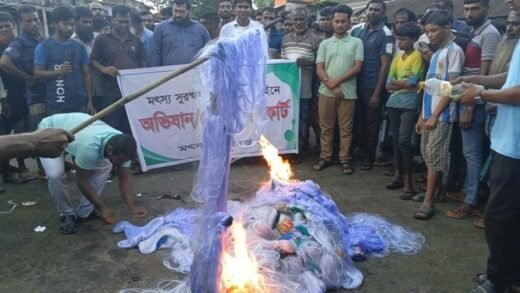 শ্যামনগরে ৩ লাখ টাকার অবৈধ কারেন্ট জাল পুড়িয়ে বিনষ্ট