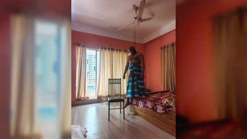 আশুলিয়ায় নারীকে কুপিয়ে হত্যার পর যুবকের আত্মহত্যা