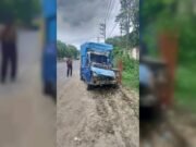গাজীপুরে পিছন থেকে কাভার্ডভ্যানের ধাক্কা, চালক নিহত।