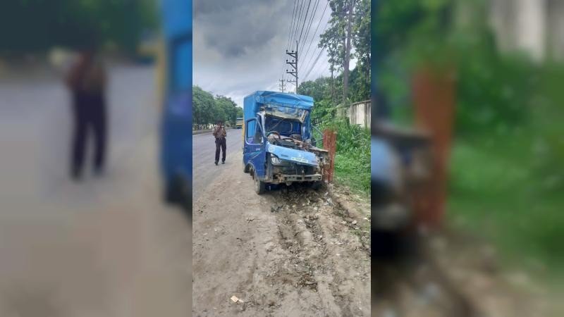 গাজীপুরে পিছন থেকে কাভার্ডভ্যানের ধাক্কা, চালক নিহত।