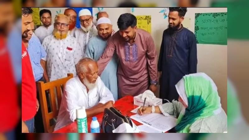হালুয়াঘাটে ফ্রি চক্ষু ক্যাম্প অনুষ্ঠিত