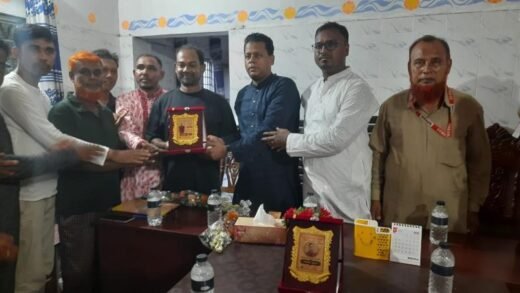 জাতীয় স্বর্ণ পদক লাভ করায় এ্যাকুয়াম্যাক্স-এর এমডি শহীদুল ইসলামকে সংবর্ধনা