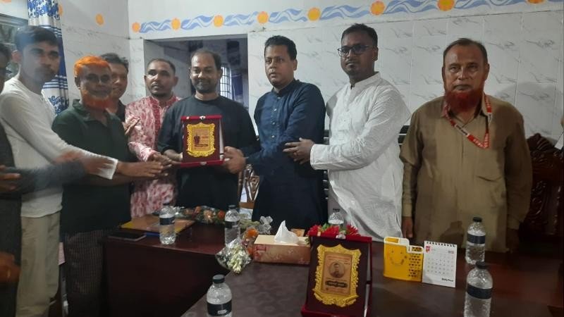 জাতীয় স্বর্ণ পদক লাভ করায় এ্যাকুয়াম্যাক্স-এর এমডি শহীদুল ইসলামকে সংবর্ধনা