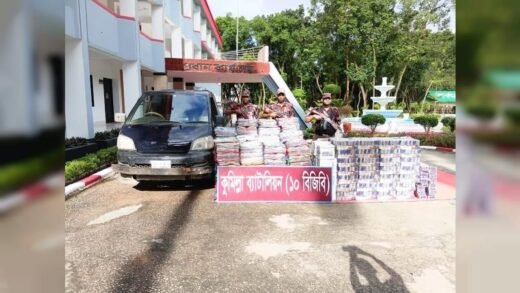 কুমিল্লায় ৯২ লাখ টাকার অবৈধ ভারতীয় শাড়ি-থ্রিপিস উদ্ধার