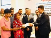 সীতাকুণ্ডে জাহাজ ভাঙার দুর্ঘটনায় নিহত ১০ শ্রমিকের পরিবারকে ক্ষতিপূরণ প্রদান
