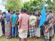 ভূখণ্ড অতিক্রম করে বাংলাদেশে বিএসএফ, গ্রামবাসীদের বাধায় অস্ত্র ফেলে পলায়ন