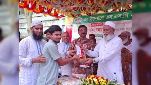 গোপালপুরে এসএসসিতে কৃতি শিক্ষার্থীদের সংবর্ধনা