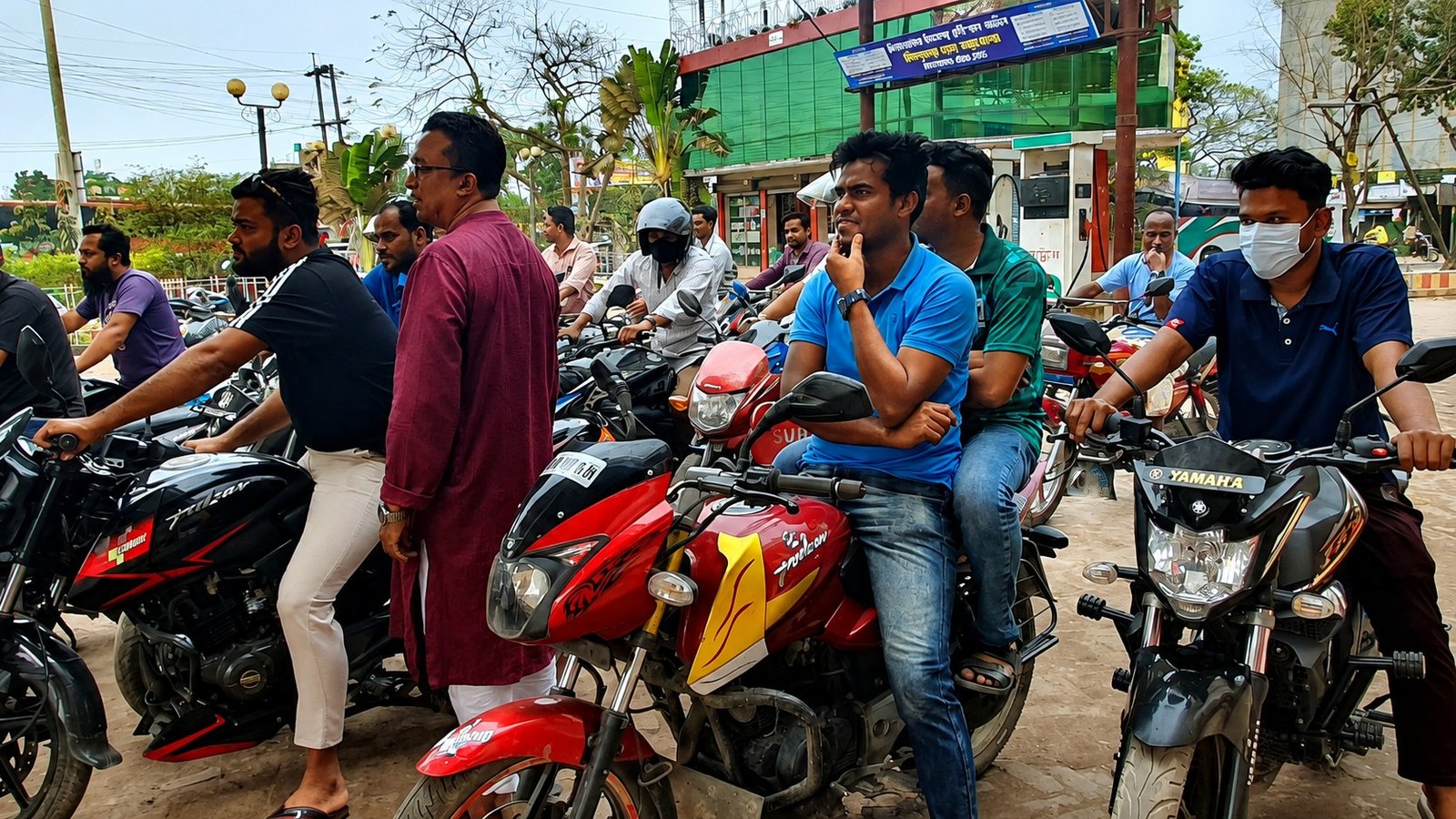 মোটরসাইকেলের সামনেও লাগবে নম্বর প্লেট