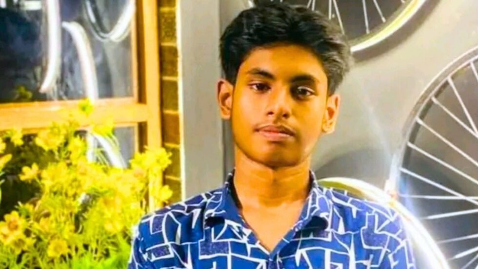 ৪.১১ জিপিএ পেয়ে পাস, ফল প্রকাশের আগেই না ফেরার দেশে রেজা