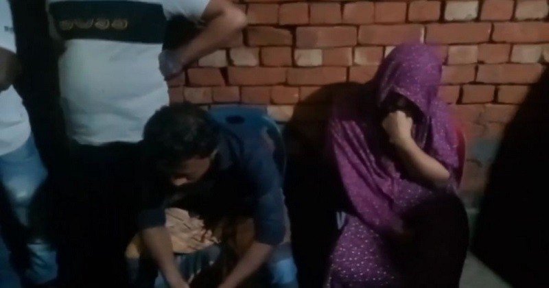 এবার সাতক্ষীরায় গৃহবধূর ঘরে আপত্তিকর অবস্থায় আটক জামায়াতকর্মী