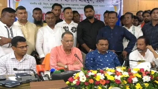সরকারি কর্মকর্তাদের বেতন দেওয়াটাও কঠিন হয়ে যাবে একদিন: বিদ্যুৎমন্ত্রী