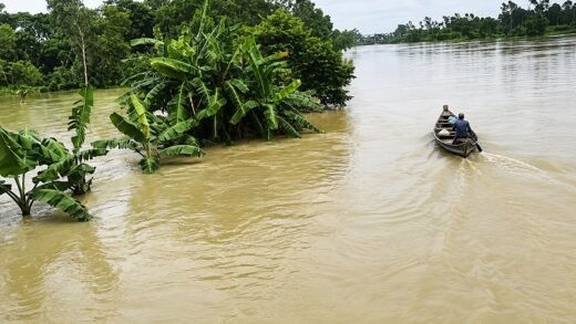 বন্যা সতর্কতা: দেশের ১২ জেলার জন্য দুঃসংবাদ