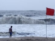 দেশের চার সমুদ্রবন্দরে ৩ নম্বর সতর্ক সংকেত