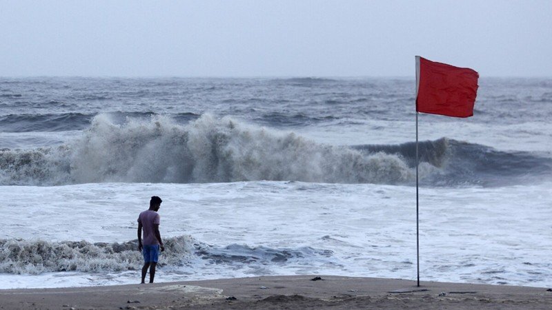 দেশের চার সমুদ্রবন্দরে ৩ নম্বর সতর্ক সংকেত