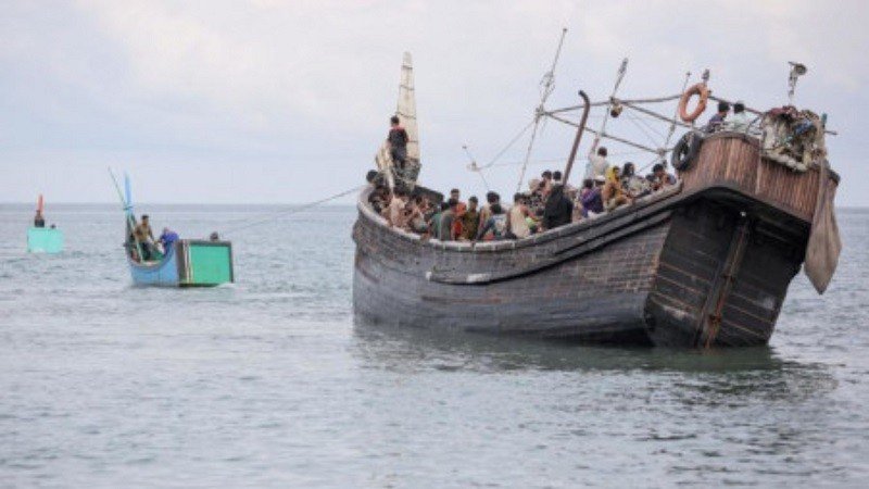 বঙ্গোপসাগরে ৩ ট্রলার ডুবি, উদ্ধার ৫০