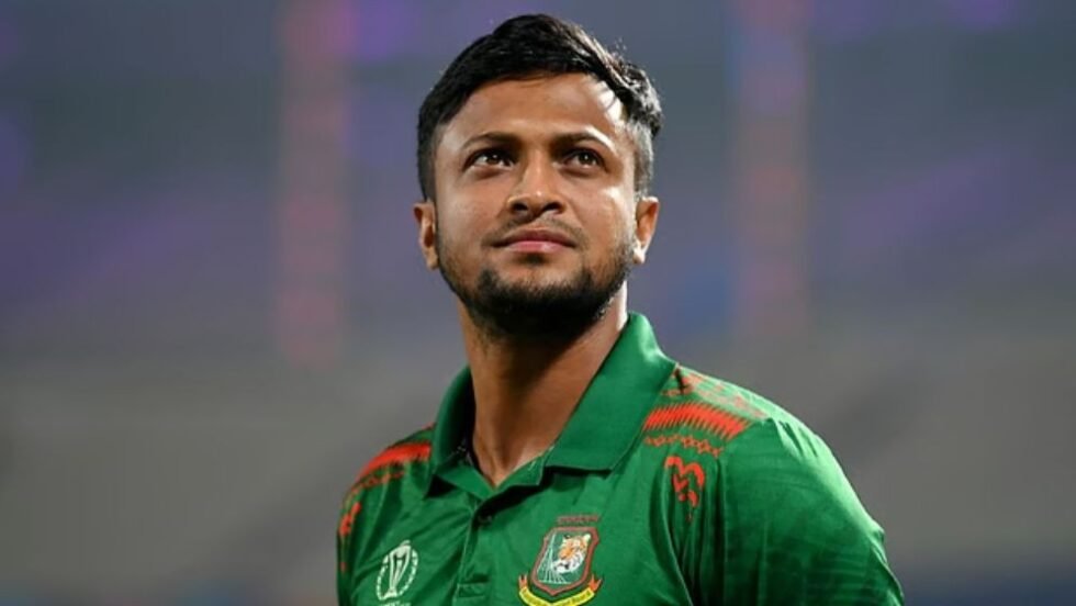 সাকিব আল হাসানের বাড়িতে আগুন, পেট্রলবোমা বিস্ফোরণ