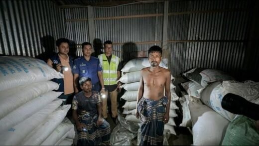 ভূরুঙ্গামারীতে ধানের গোলা ও খড়ির মাচা থেকে ৪২ বস্তা সার উদ্ধার