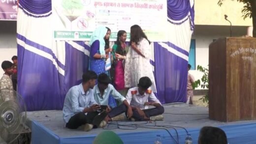 পঞ্চগড়ে অভিনয়ে বাল্যবিবাহ-মাদকের ভয়াবহতা তুলে ধরলেন তরুণেরা