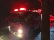 কালীগঞ্জে আওয়ামী লীগ নেতার ফার্নিচারের দোকানে আগুন
