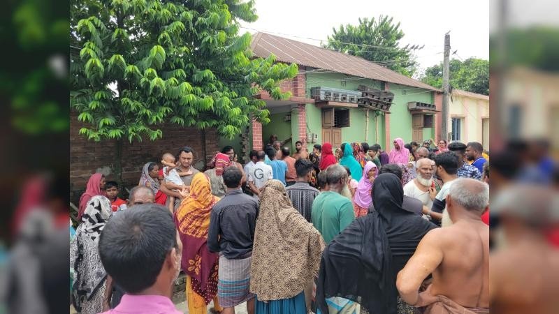 বগুড়ার শেরপুরে কোটি টাকা হাতিয়ে উধাও কথিত সমিতি, হাতাহাতিতে আহত ৫