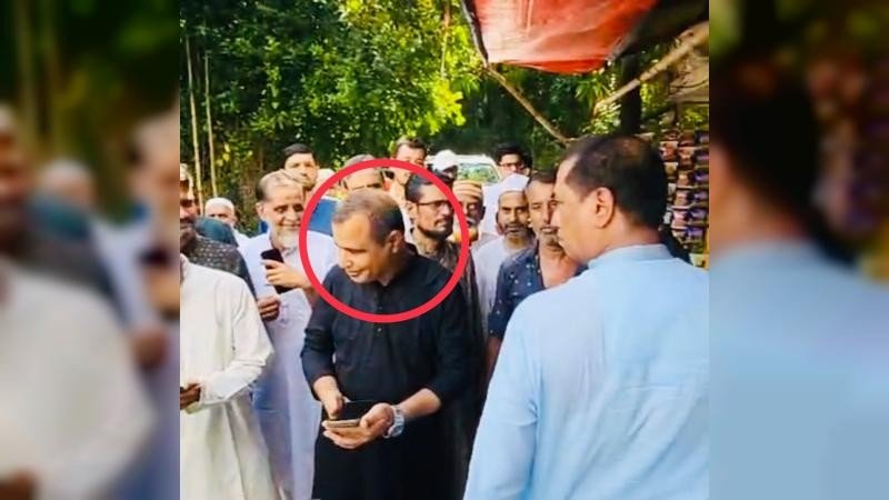 খালে দূষণ নিয়ে ‘ভুল তথ্য': বিএনপি নেতাকে প্রকাশ্যেই শাসালেন এমপি