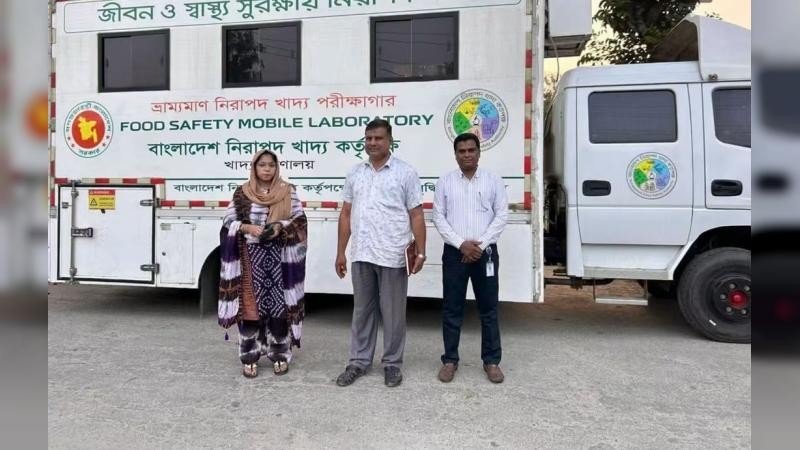 জয়পুরহাটে মোবাইল ফুড সেফটি ল্যাবের অভিযান