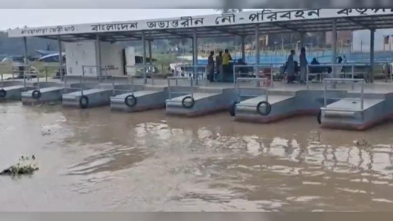 ১৬ দিন পর ধাওয়াপাড়া-নাজিরগঞ্জ নৌরুটে ফেরি চলাচল শুরু