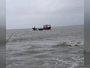 বঙ্গোপসাগরে ট্রলারডুবি; ১১ জেলে উদ্ধার, নিখোঁজ ২