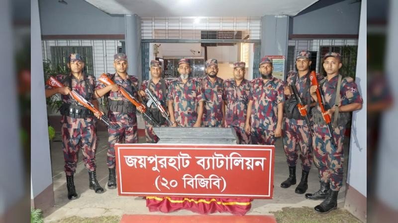 ১২ ঘন্টার ব্যবধান জয়পুরহাটে আবারও ৫১ লাখ টাকা মূল্যের কষ্টিপাথর উদ্ধার