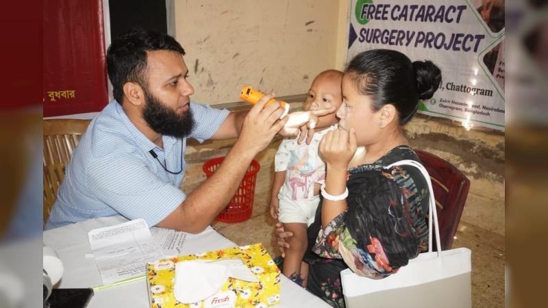 সেনাবাহিনীর উদ্যোগে বিনামূল্যে চক্ষু চিকিৎসাসেবা ও ওষুধ বিতরণ