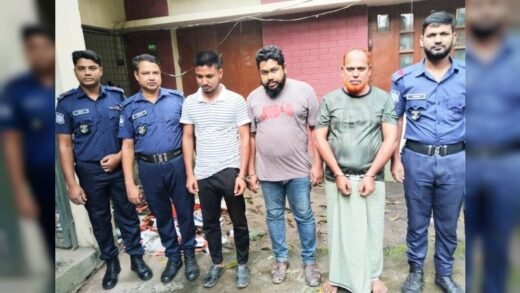 শাহজাদপুর বিকাশ অফিসে ছাত্রীকে ব্লাকমেইল ও ধর্ষণচেষ্টা: আটক ৩