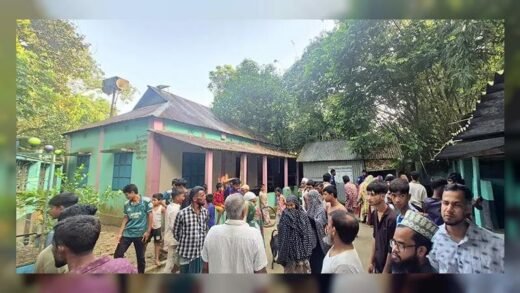 মসজিদ সংলগ্ন কক্ষে ঝুলছিলো ইমামের মরদেহ