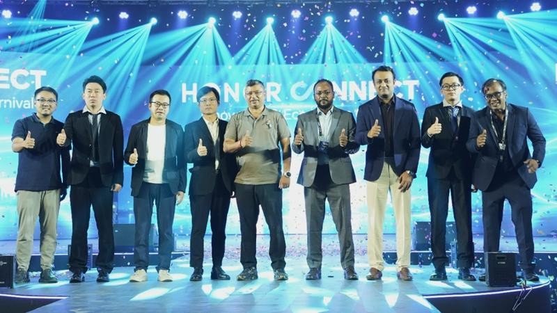 স্মার্টফোনের গণ্ডি পেরিয়ে বৃহৎ কানেক্টেড ইকোসিস্টেমে অনার