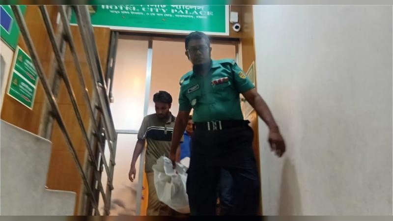 চট্টগ্রামে আবাসিক হোটেল থেকে নারীর ঝুলন্ত মরদেহ উদ্ধার
